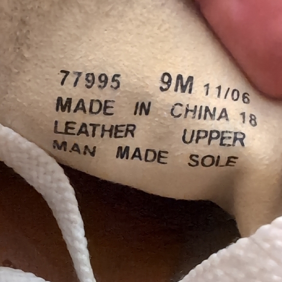 Clarks Wallabees White Leather High Top - Picture 10 of 10